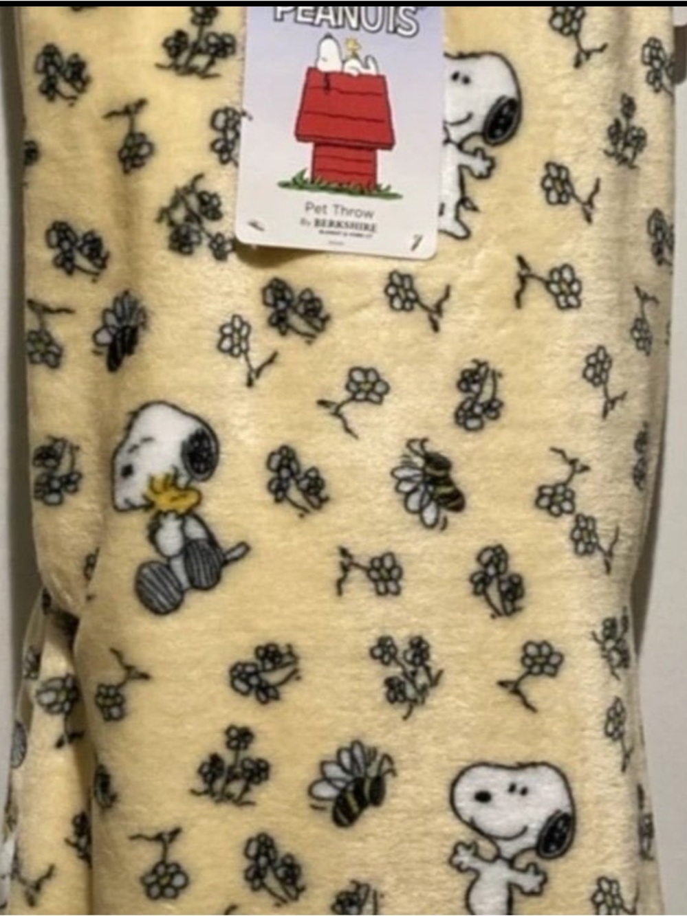 Peanuts Snoopy Woodstock Yellow Flowers Bumble Bee Plush Blanket 60” x 70”